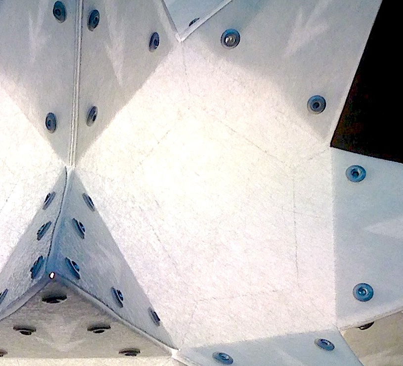 Look carefully at the glued tabs on the pentagons. They are nearly invisible. lamp-fa22-detail