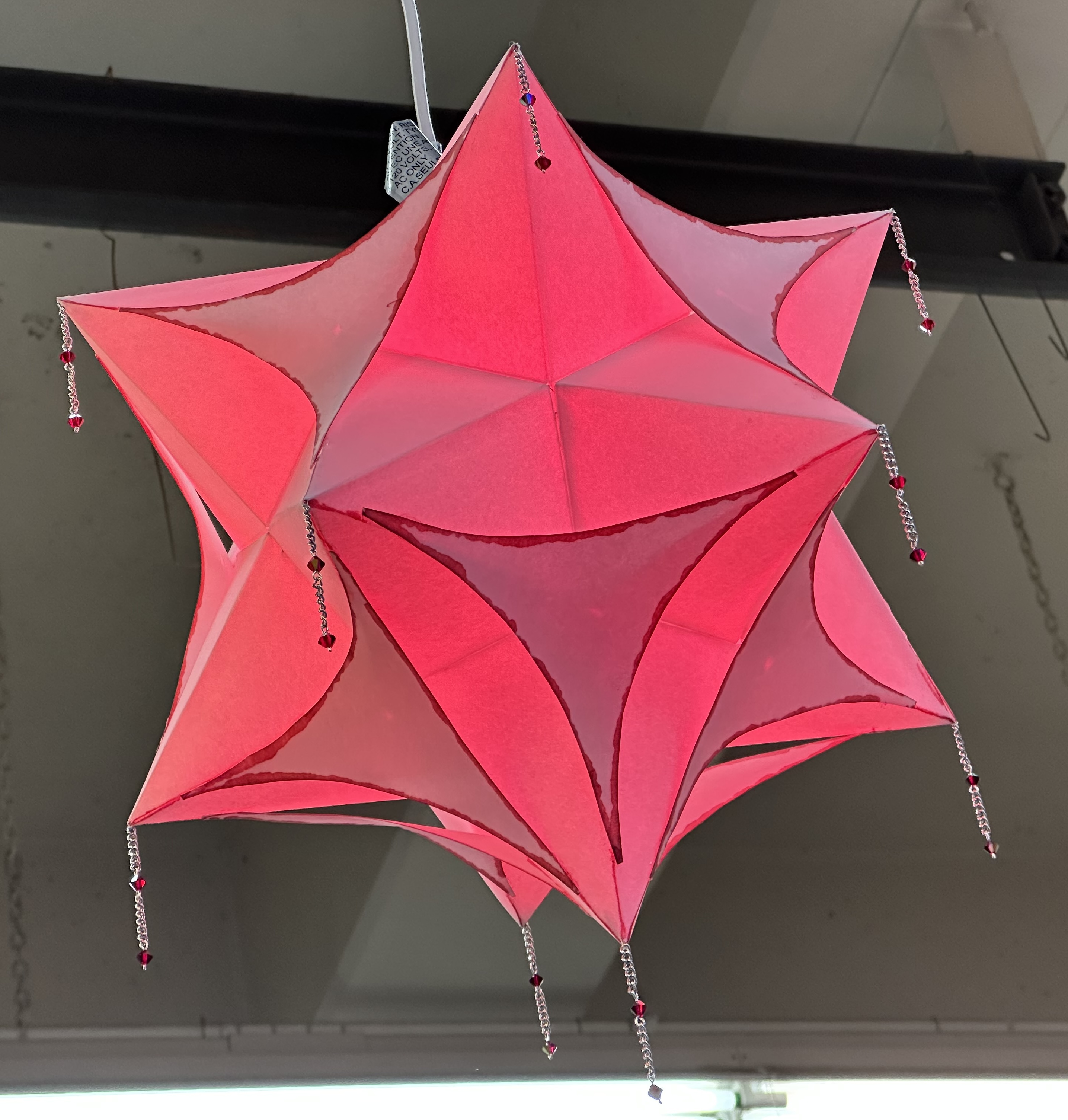 Here the “frosty effect” appears. Lamp by Ari Hanwright, Spring 2025. red-1